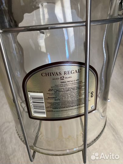 Бутылка и коробка от виски Chivas Regal 12 лет