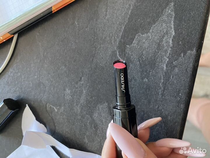 Shiseido помада