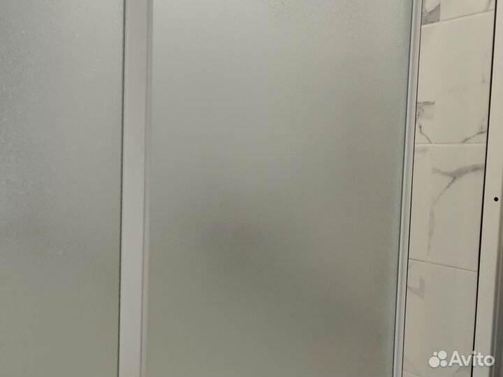 Дверь стеклянная для ванны