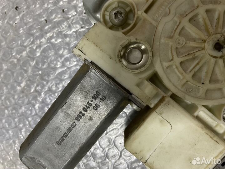 Стеклоподъемник передней правой двери Avensis 2