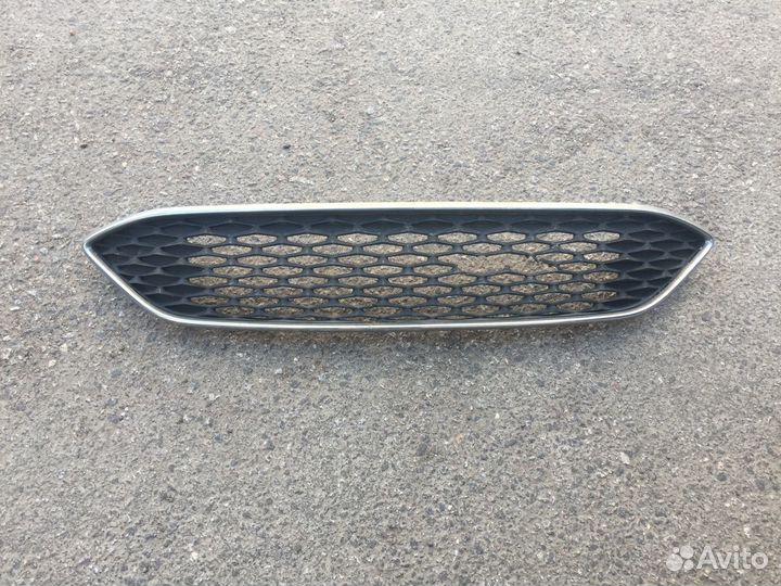 Решетка радиатора Ford Focus 2016