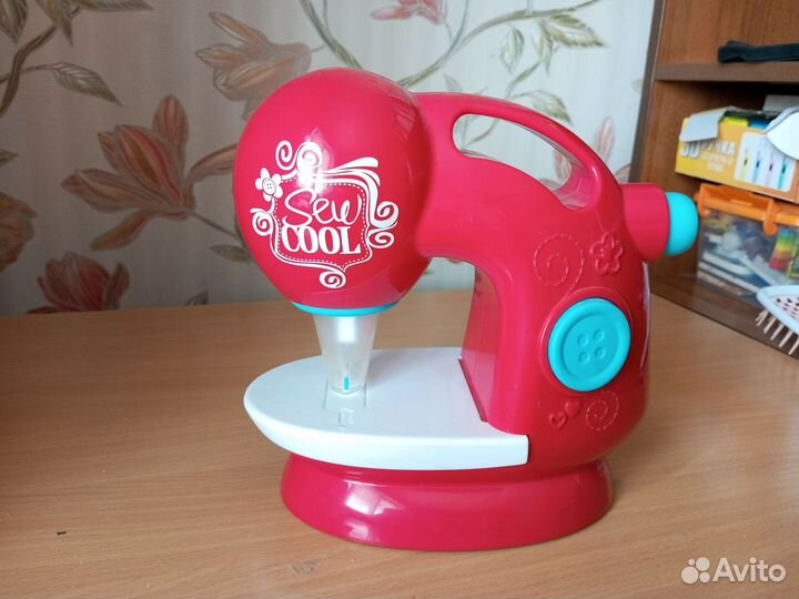 Детская швейная машинка