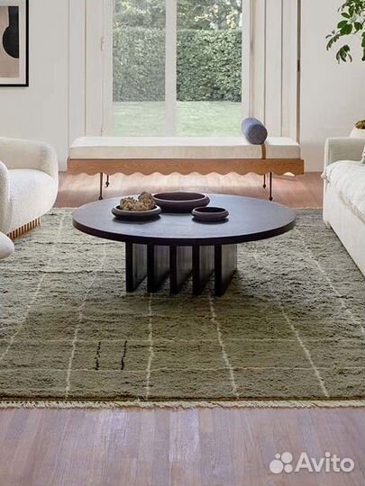 Журнальный столик