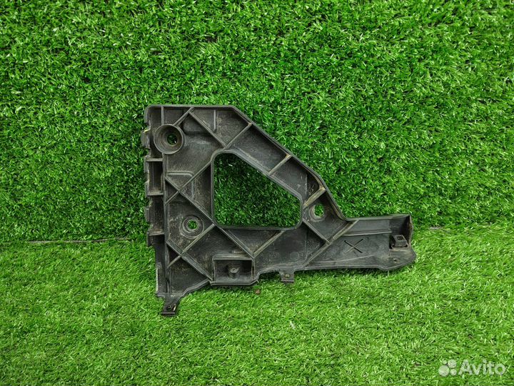 Кронштейн крепления бампера правый Audi A6 C6 allr