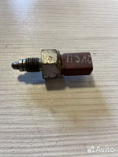 Датчик заднего хода Volkswagen Polo