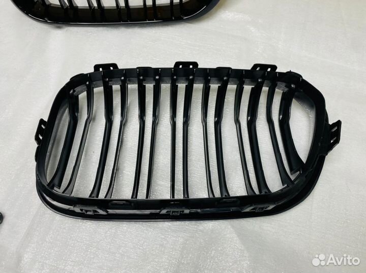 Решешка радиатора F01,03 до рест