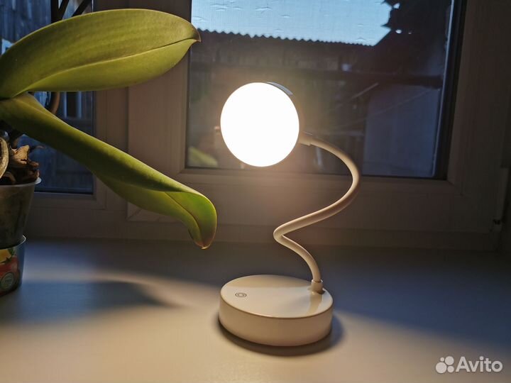 Светильник настольный LED