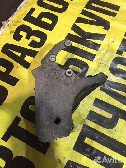 Кронштейн гидроусилителя Audi A8 D3-4E