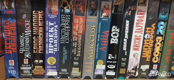 Видеокассеты с фильмами 100 шт