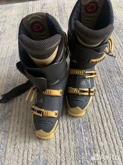Горнолыжные ботинки итальянская
