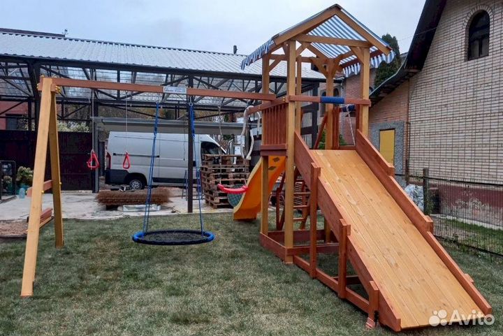 Детская площадка для всей семьи