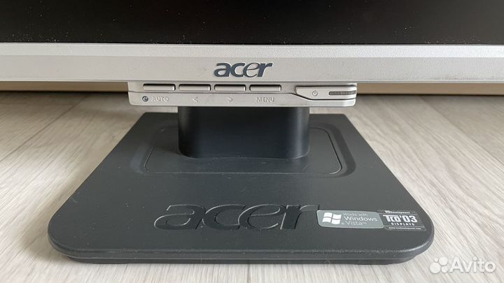 ЖК монитор 17-дюймов - 5:4 (1280x1024)