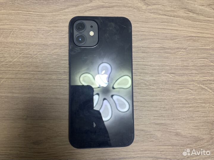 Телефон iPhone 12