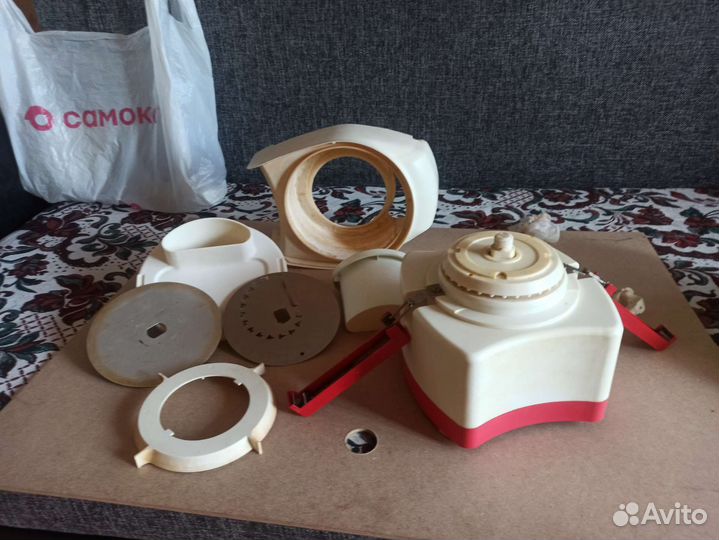 Кухонный комбайн-соковыжималка