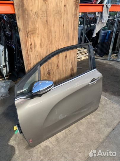 Левая передняя дверь Пежо 208 3-х дверный