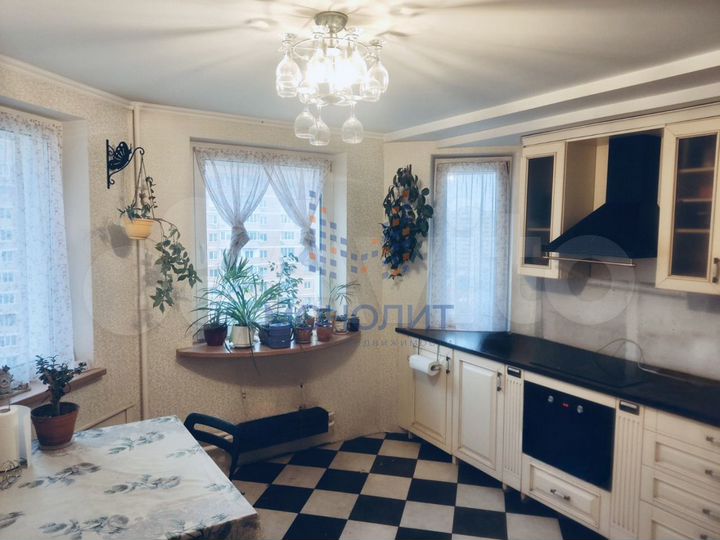 2-к. квартира, 76 м², 12/12 эт.