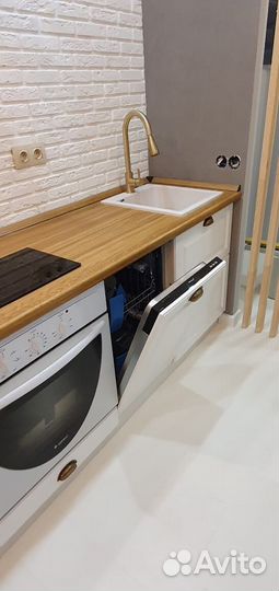 Кухня прямая белая