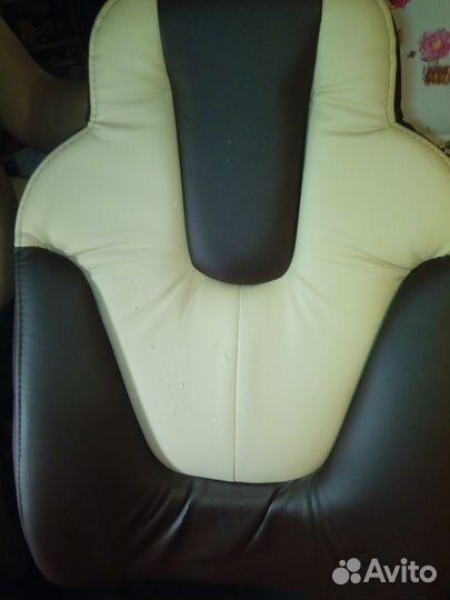 Кресло офисное с высокой спинкой