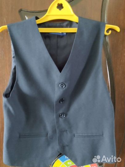 Жилетка для мальчика школьная