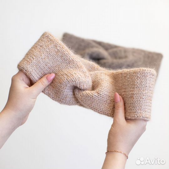 Вязаная повязка на голову ручной работы