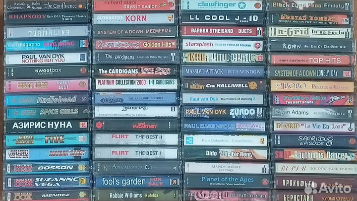 Аудиокассеты с записью, зарубежка, в упаковке