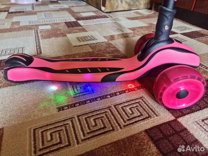 Самокат детский трехколесный Rainbow Novatrack