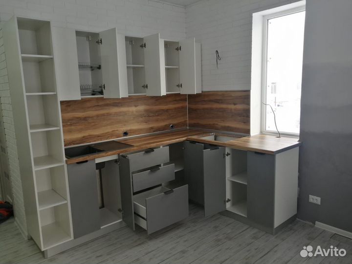 Кухонный гарнитур угловой
