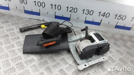 Ремень безопасности с пиропатроном сиденья передне