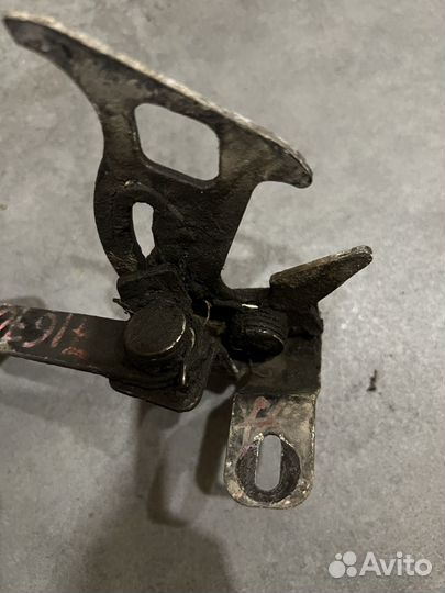 Замок капота audi a6/100 c4