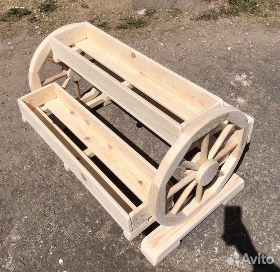 Цветочница деревянная