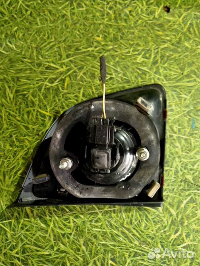 Фонарь задний внутренний левый VW golf plus 2009г