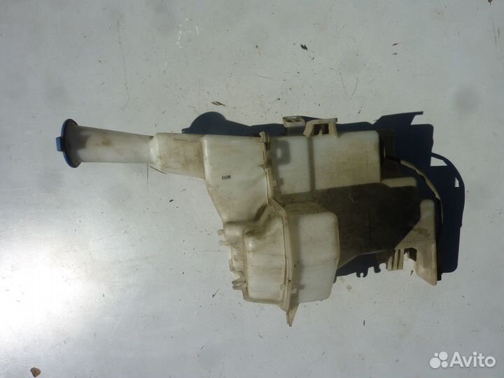 Hyundai Solaris 2 Бачок жидкости стеклоомывателя