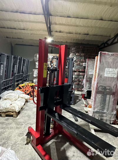 Штабелер 1 тоннa RU 411