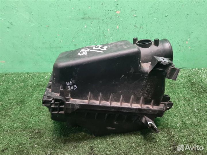 Корпус воздушного фильтра Toyota Corolla E120 2006