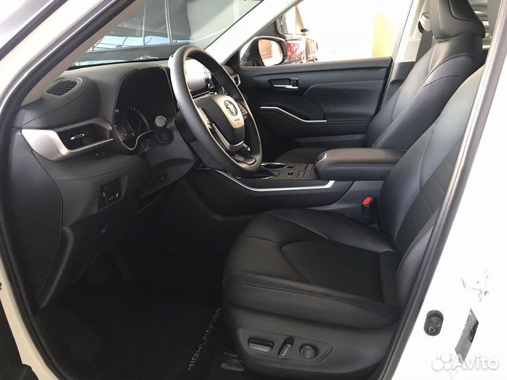 Toyota Highlander 3.5 AT, 2022
