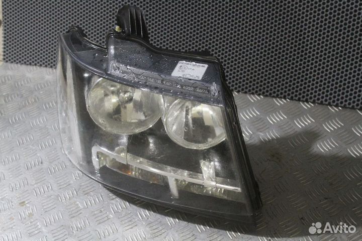 Фара правая ChevroletTahoe 3
