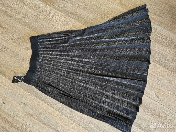 Юбка новая красивая