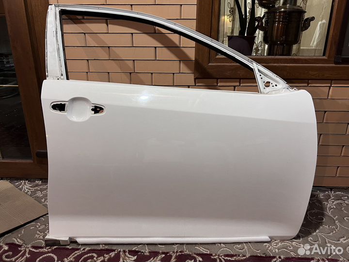 Передняя правая дверь 55 кузов камри