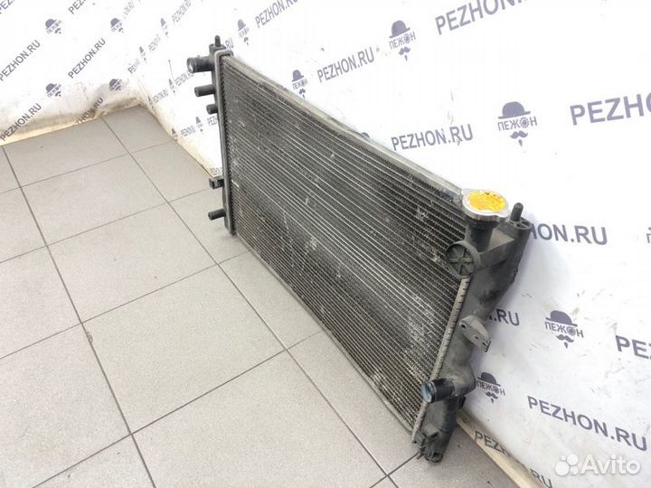 Радиатор охлаждения Mitsubishi Colt