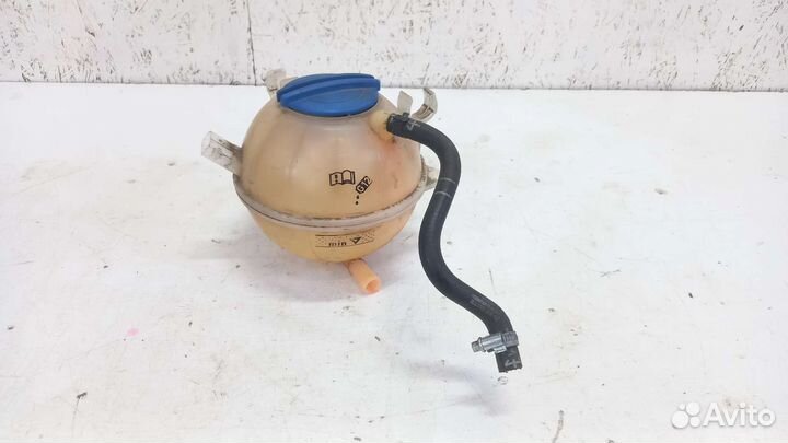 Расшерительный бачок Volkswagen Passat CC