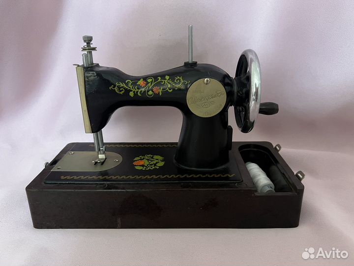 Швейная машина мини СССР дшм