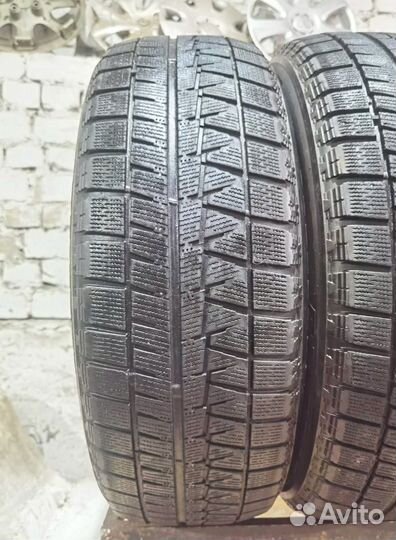 Bridgestone Blizzak Revo GZ 215/60 R17 96S