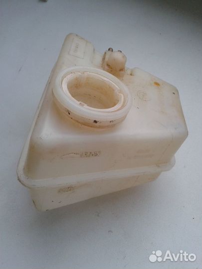 Бачок главного тормозного цилиндра