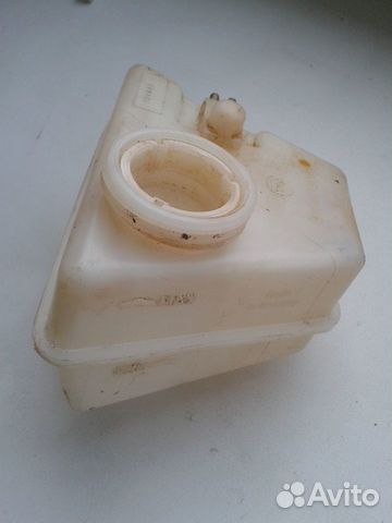 Бачок главного тормозного цилиндра