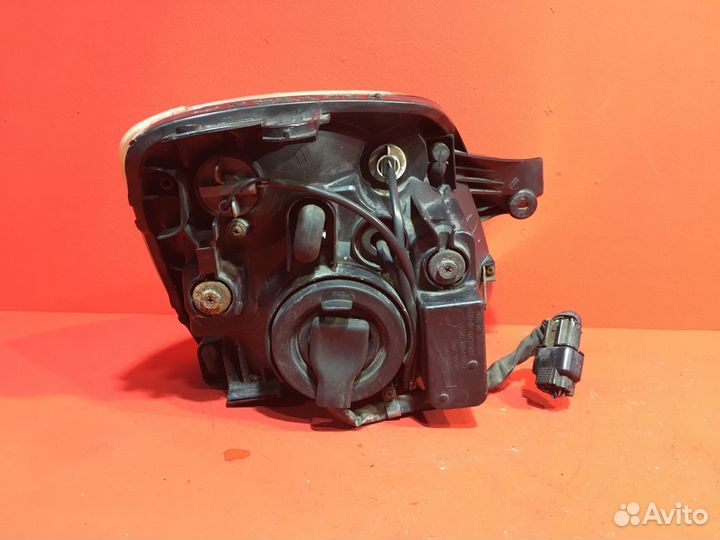 Фара для Kia Picanto 1 G4HG 1.1 бензин 1086 (Б/У)