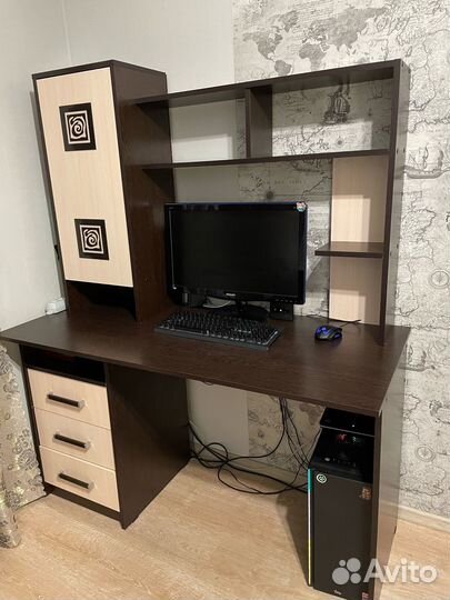 Компьютерный стол