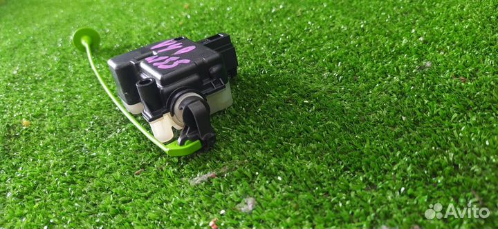 Замок лючка бензобака Volvo V40 B5204T9 2013