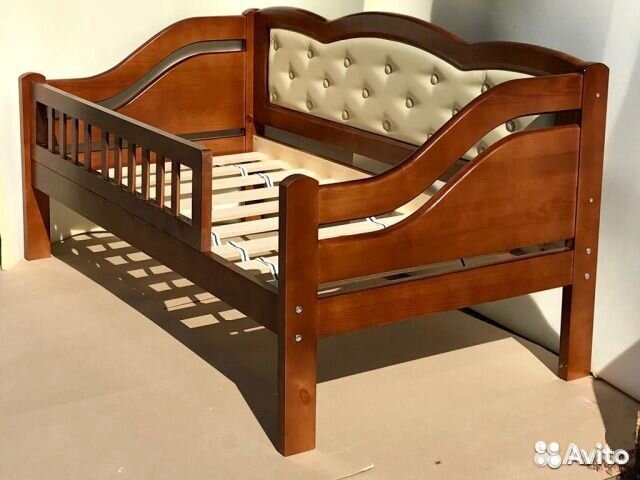 Детская кровать из массива
