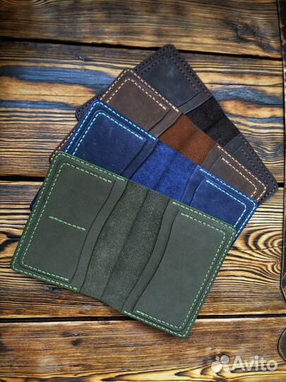Кожаная обложка на паспорт ручной работы
