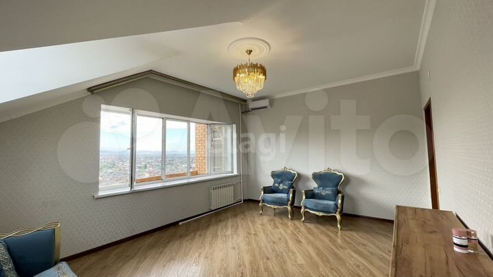 2-к. квартира, 70 м², 13/13 эт.